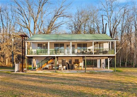 Photo of 376 Sac A Lait Rd Road Rd, Jonesville, LA 71343 (MLS # CN2542312)