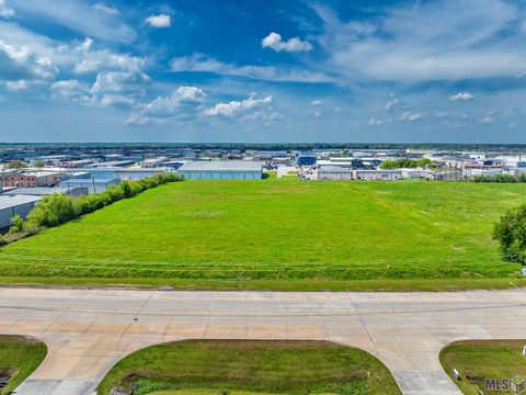 Photo of 526 South Hollywood Road Rd, Houma, LA 70360 (MLS # BY2026005339)