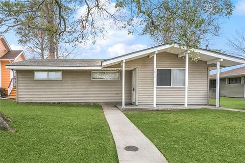 Photo of 4818 Lancelot Drive Dr, New Orleans, LA 70127 (MLS # NO2543739)