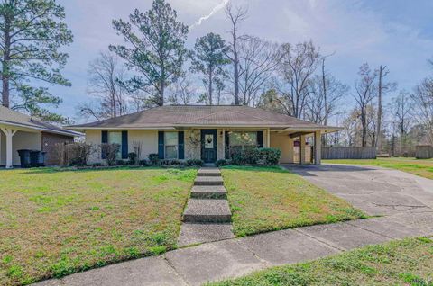 Photo of 14220 Richardson Dr Dr, Greenwell Springs, LA 70739 (MLS # BR2026003196)