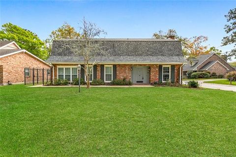 Photo of 227 Midway Drive Dr, River Ridge, LA 70123 (MLS # NO2548049)
