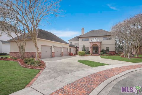 Photo of 15112 Collegiate Ct Ct, Baton Rouge, LA 70810 (MLS # BR2026005159)