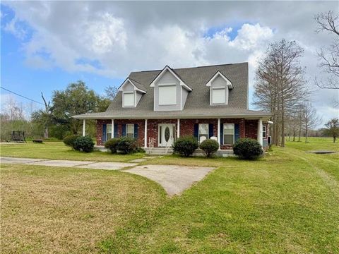 Photo of 6017 Hwy 39 Highway, Braithwaite, LA 70040 (MLS # NO2546380)