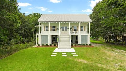 Photo of 110 Mulberry Avenue Ave, Mandeville, LA 70448 (MLS # NO2566070)