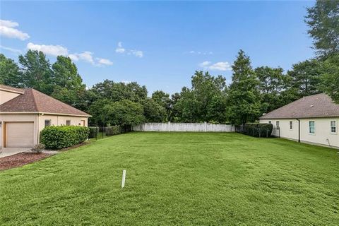 Photo of 38 Pinehurst Drive DR, New Orleans, LA 70131 (MLS # NO2561361)