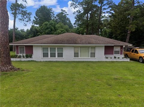 Photo of 19311 14th Avenue, Covington, LA 70433 (MLS # NO2568107)