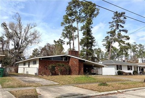 Photo of 252 Oriole Drive Dr, Slidell, LA 70458 (MLS # NO2543455)