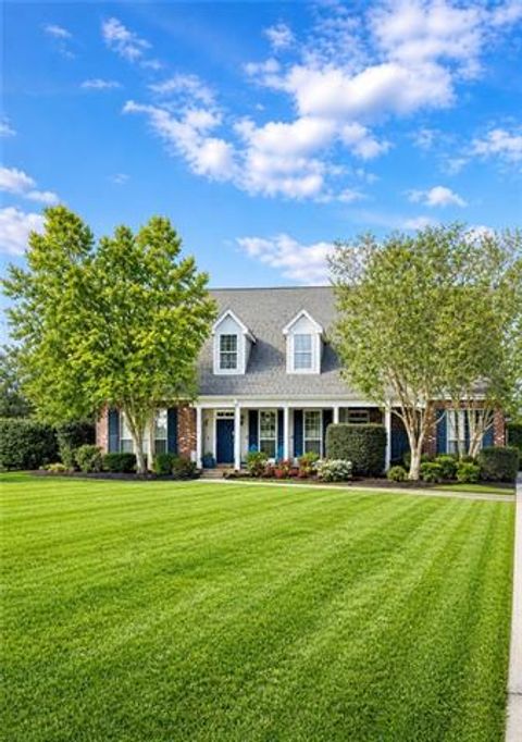 Photo of 3315 Bridgewater Drive Dr, Harvey, LA 70058 (MLS # NO2556079)