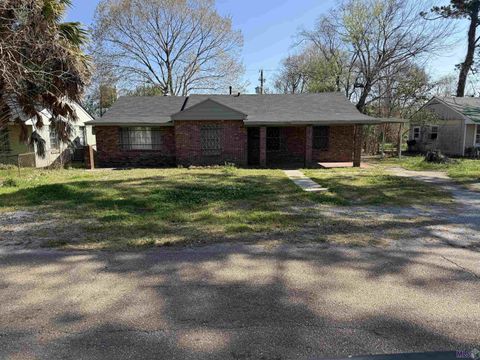 Photo of 5226 E Brookstown Dr Dr, Baton Rouge, LA 70805 (MLS # BR2026004261)