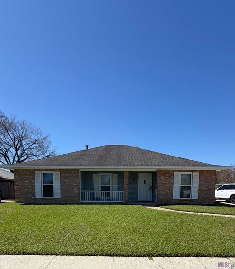 Photo of 2242 Bernwood Dr Dr, Baton Rouge, LA 70816 (MLS # BR2026004835)