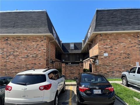 Photo of 3821 Ridgelake Drive Dr #123, Metairie, LA 70002 (MLS # NO2545153)