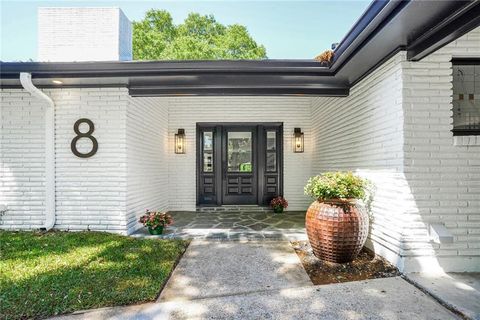 Photo of 8 Park Island Drive Dr, New Orleans, LA 70122 (MLS # NO2525037)