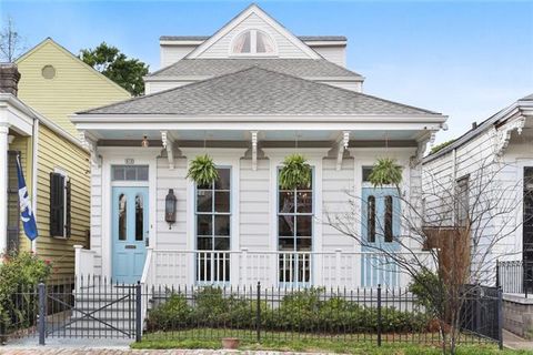 Photo of 818 Upperline Street St, New Orleans, LA 70115 (MLS # NO2544115)