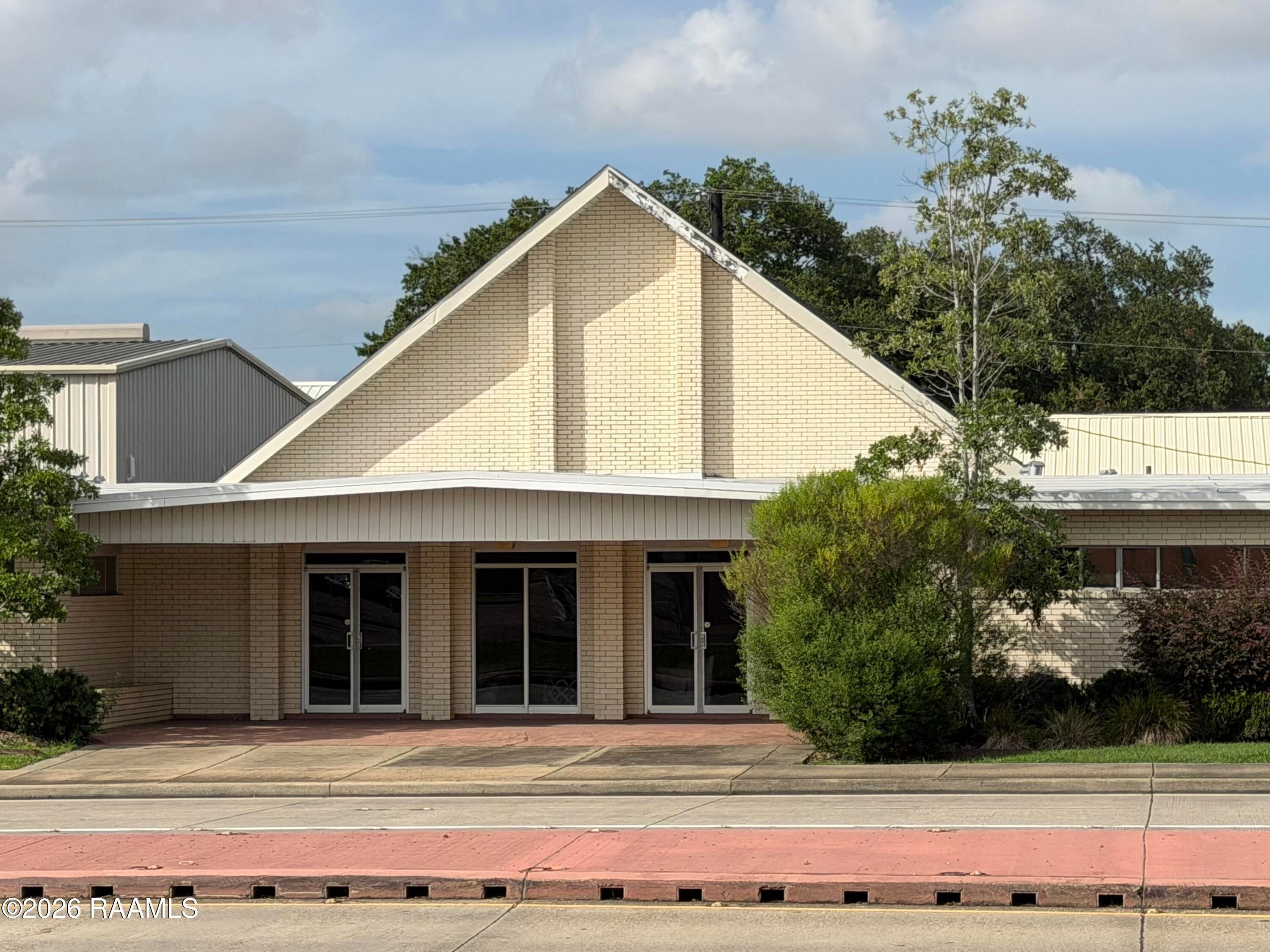 111 Camellia Boulevard