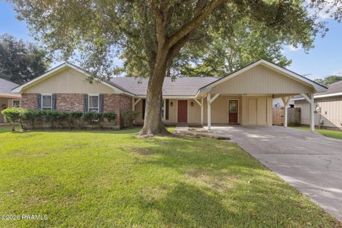 Photo of 136 Bramber Drive, Lafayette, LA 70508 (MLS # 2600008812)