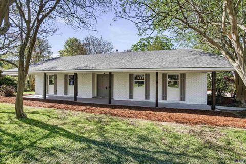 Photo of 610 Seyburn Ct Ct, Baton Rouge, LA 70808 (MLS # BR2026005034)