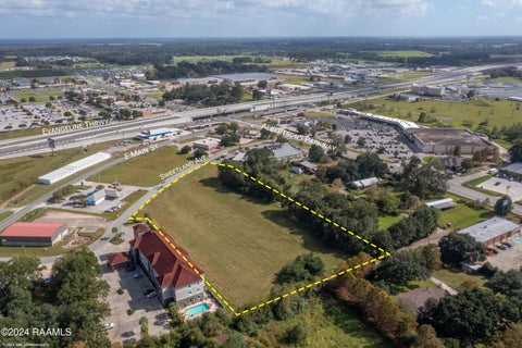 Photo of 110-116 Sweetland Avenue, Broussard, LA 70518 (MLS # 24010296)