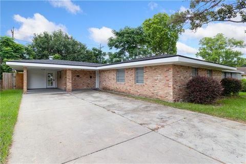 Photo of 3345 Sommerset Drive DR, New Orleans, LA 70131 (MLS # NO2564286)