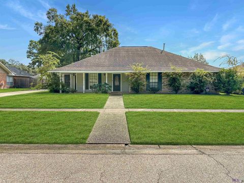 Photo of 4837 Front Royal Dr DR, Saint George, LA 70817 (MLS # BR2026011532)