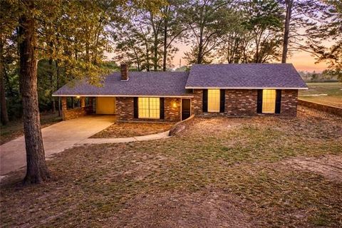 Photo of 8425 Fairway Drive Dr, Pineville, LA 71360 (MLS # CN2552477)
