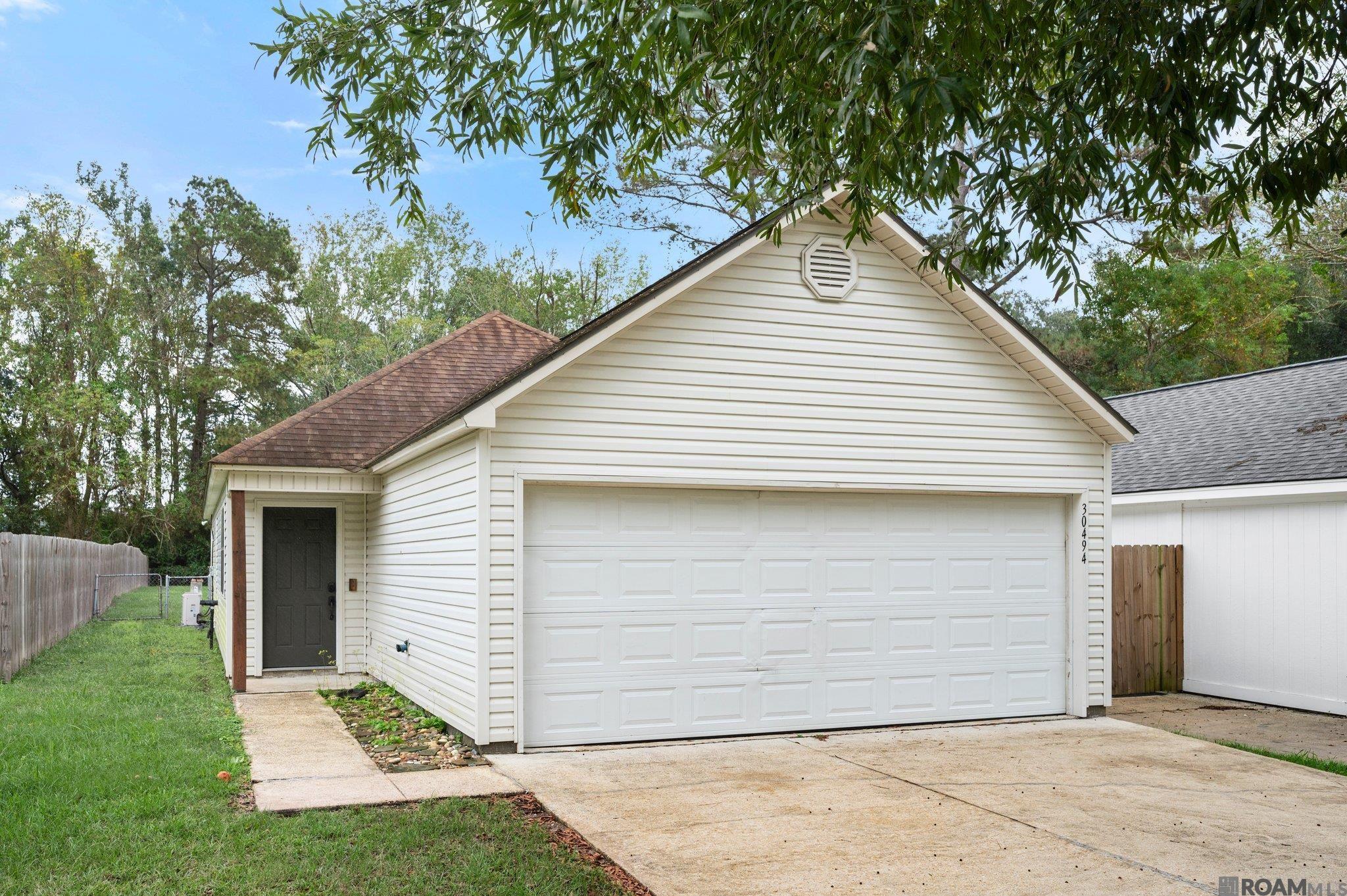 30494 Fairway View Dr, Denham Springs, Louisiana image 2