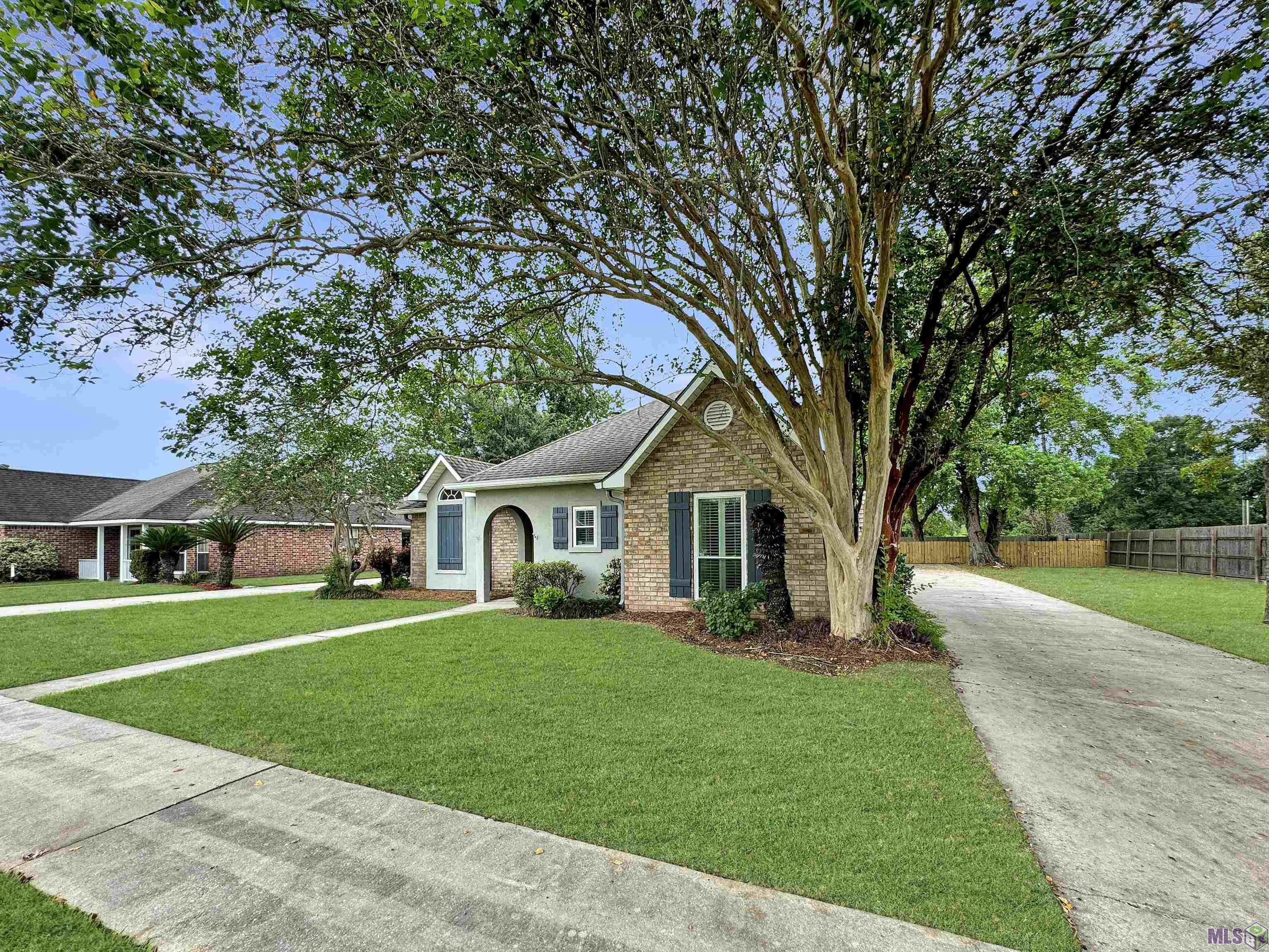 1714 John Alan St, Gonzales, Louisiana image 2