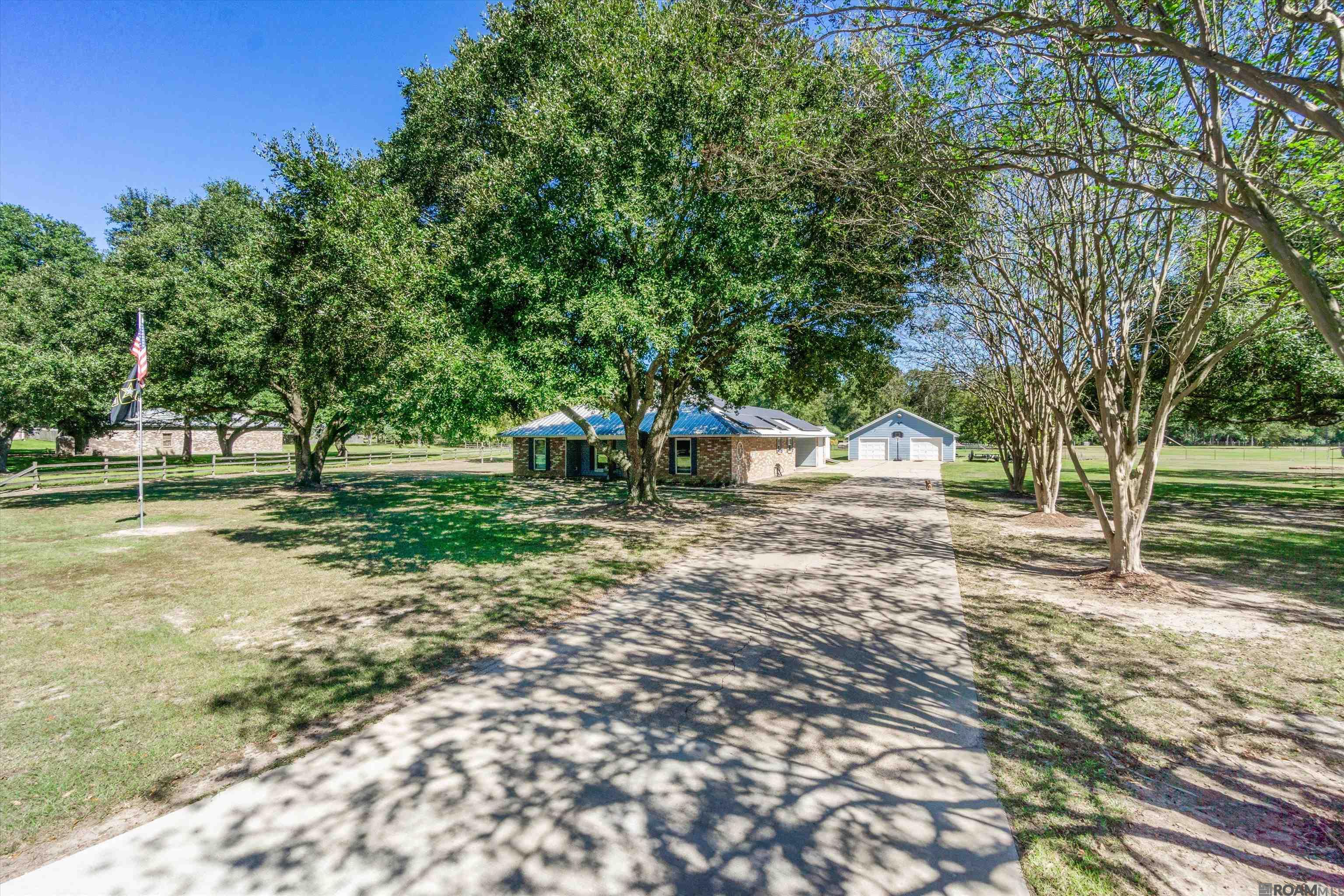 22850 Brittney Renee Dr, Zachary, Louisiana image 1