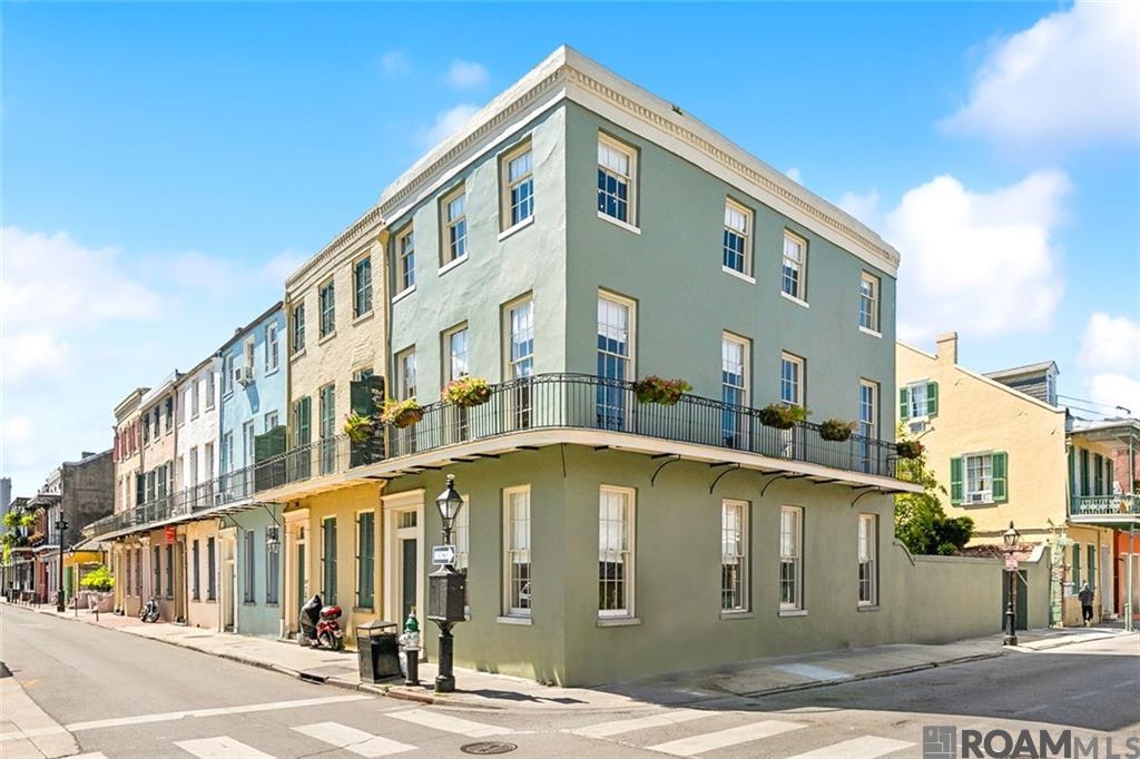 841 Burgundy Street, New Orleans, Louisiana image 1