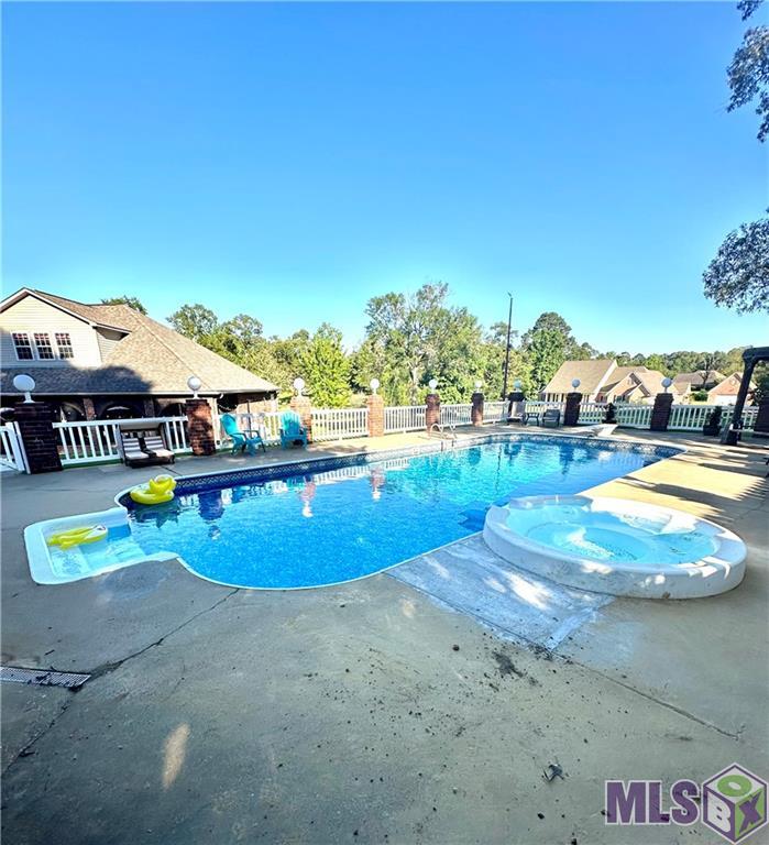 8058 Champions Way, Pineville, Louisiana image 7