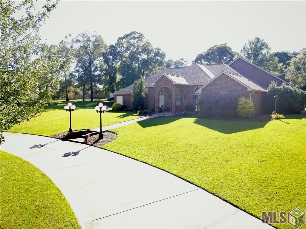 8058 Champions Way, Pineville, Louisiana image 1