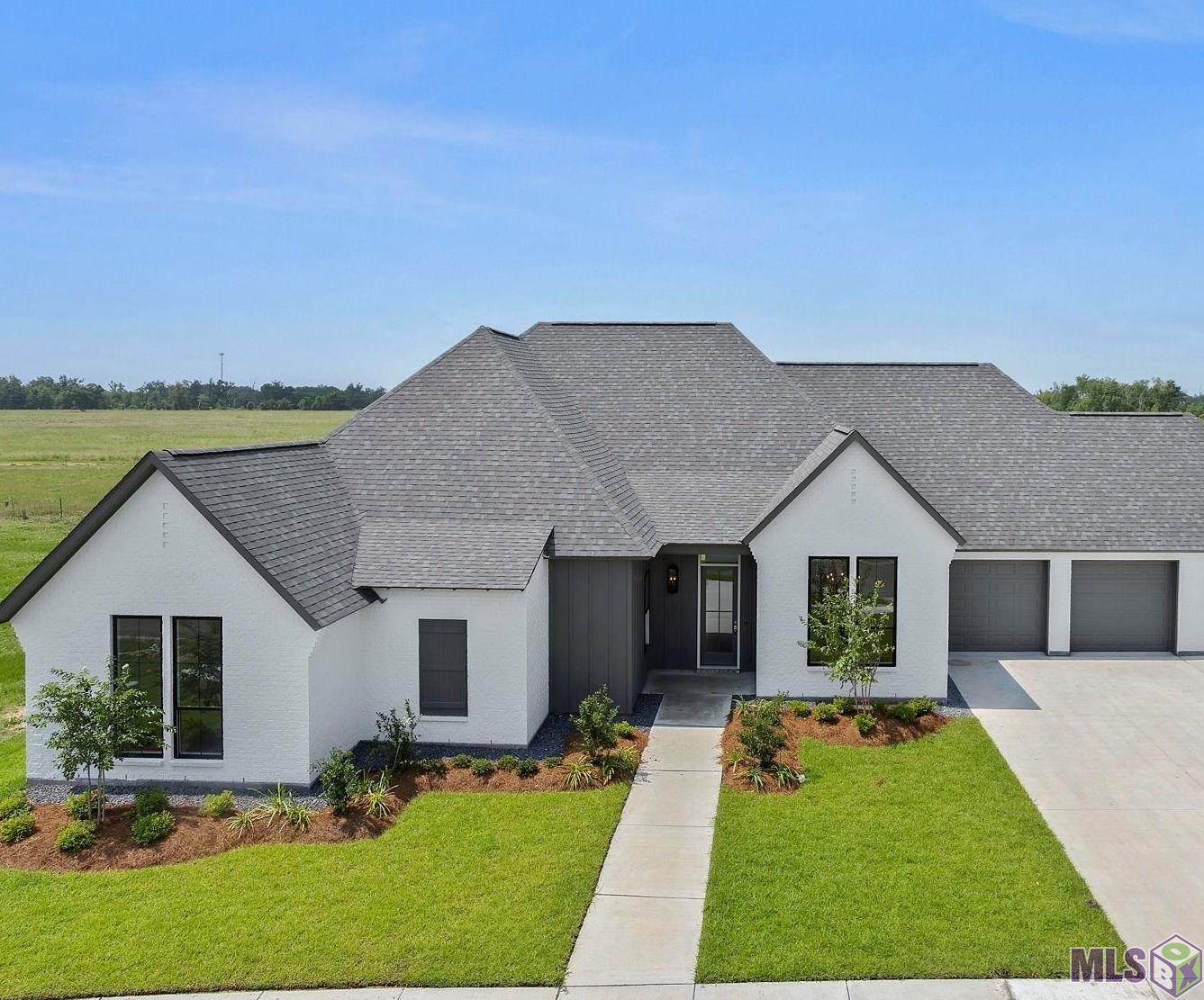 17357 Saw Grass Trail Ave, Prairieville, Louisiana image 2