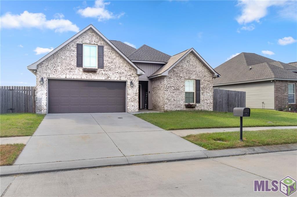 220 Ashton Oaks Lane, Luling, Louisiana image 2