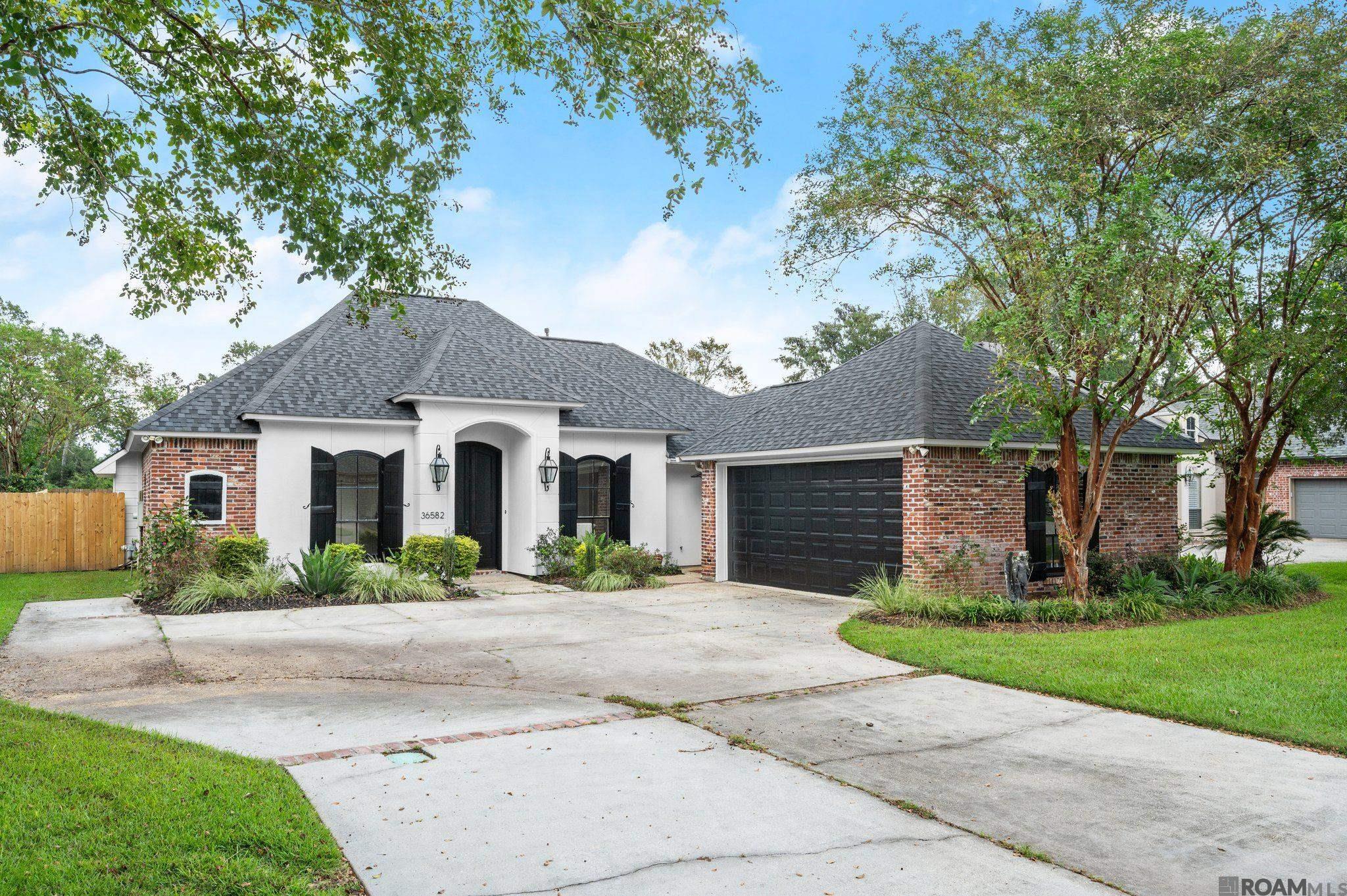 36582 Plantation Blvd, Prairieville, Louisiana image 1