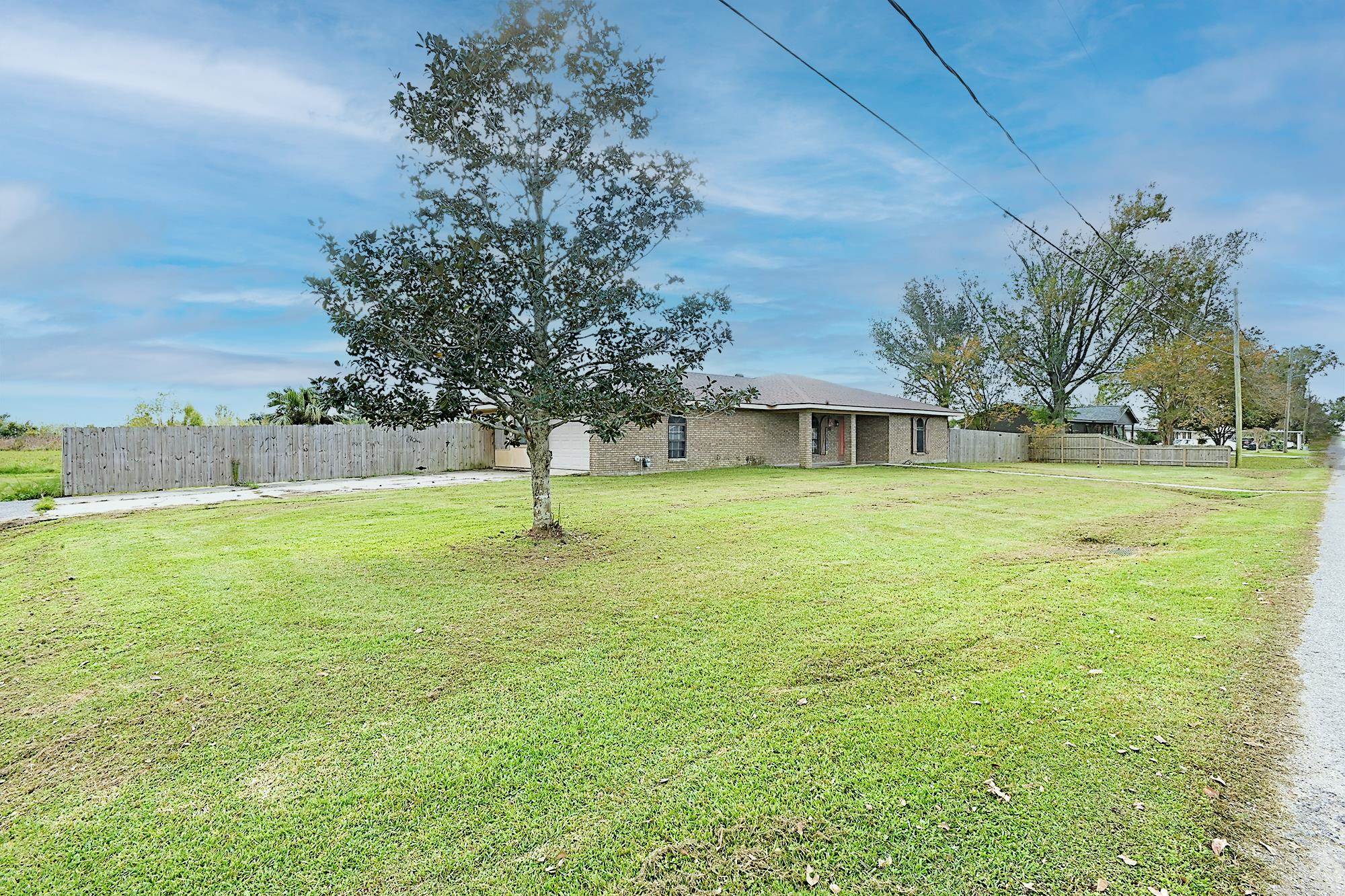 201 Laris Dr, Raceland, Louisiana image 2