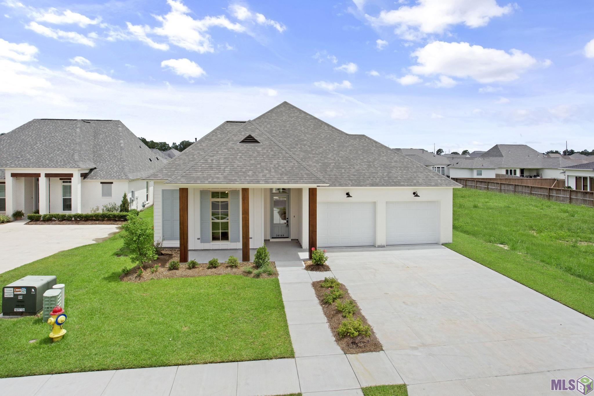 38189 Woodland Trail Dr, Prairieville, Louisiana image 2