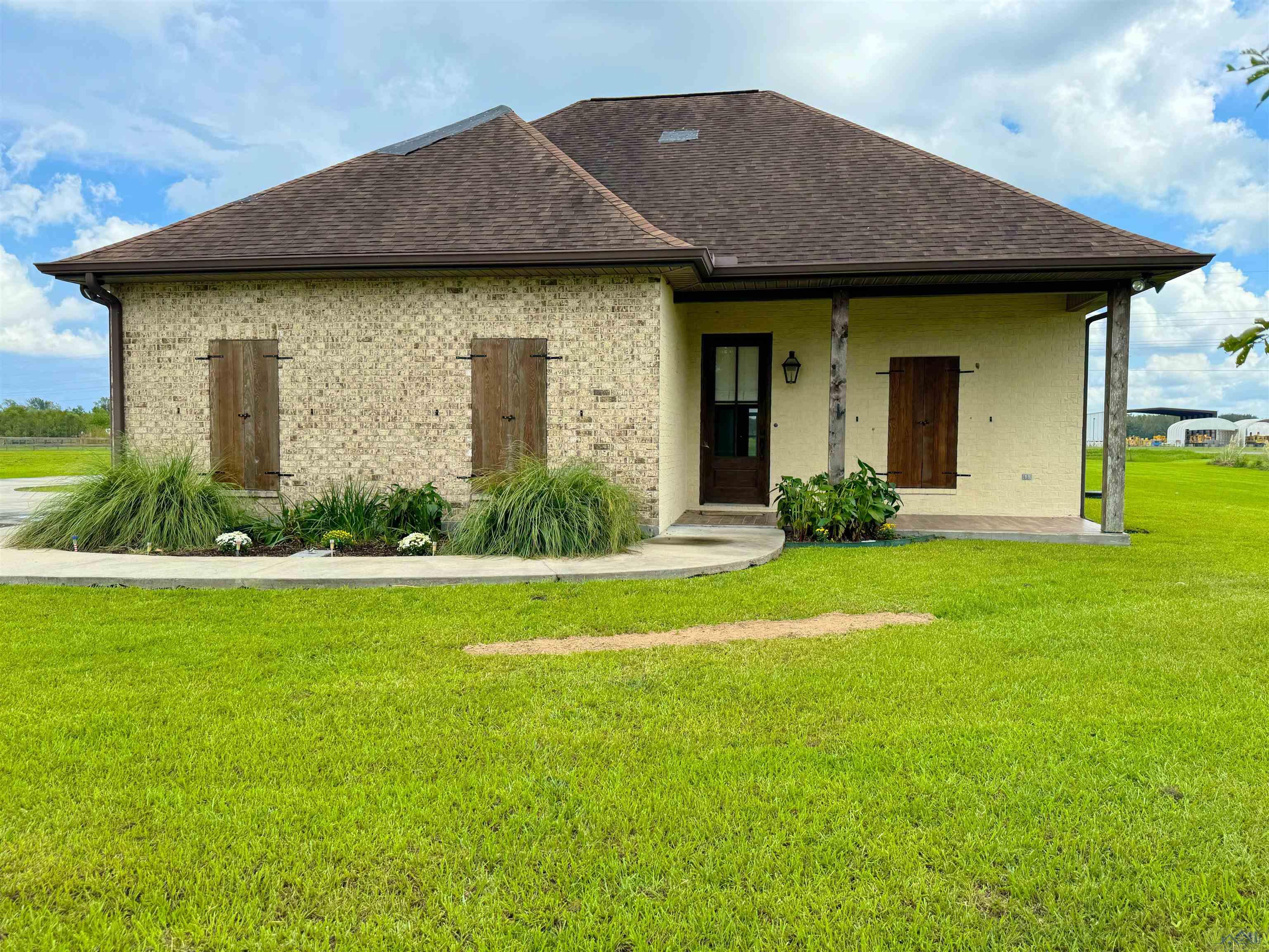 1363 Old Spanish Trail, Berwick, Louisiana image 1