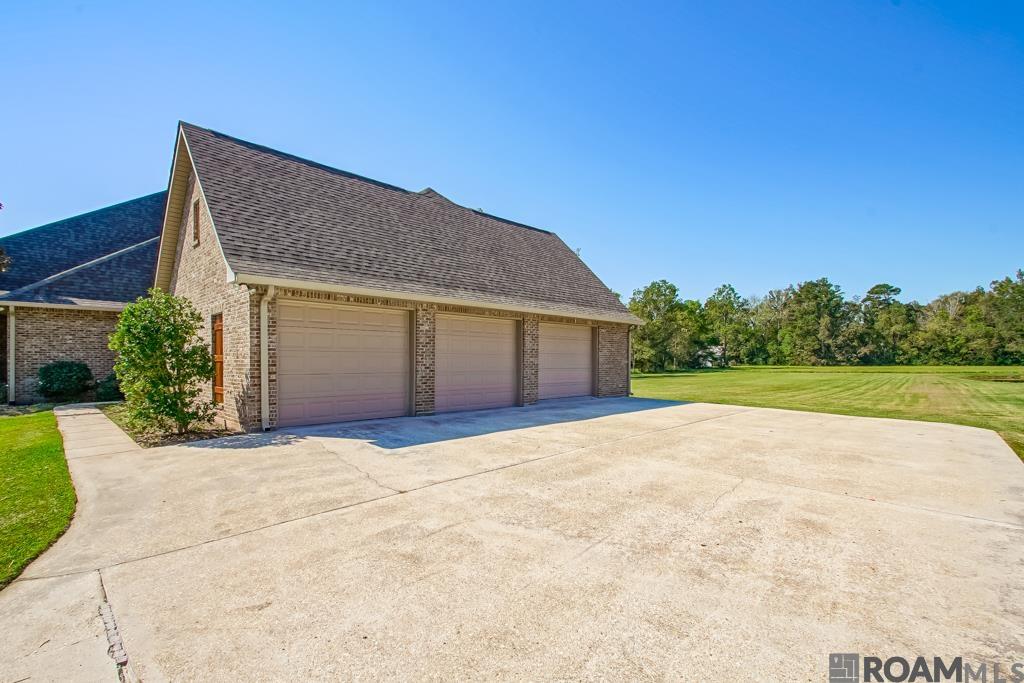 22553 Green Acres Blvd, Denham Springs, Louisiana image 4