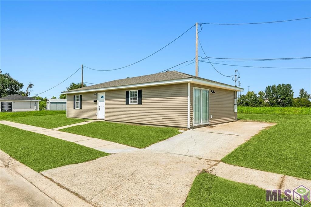 172 Cambay Drive, Westwego, Louisiana image 2