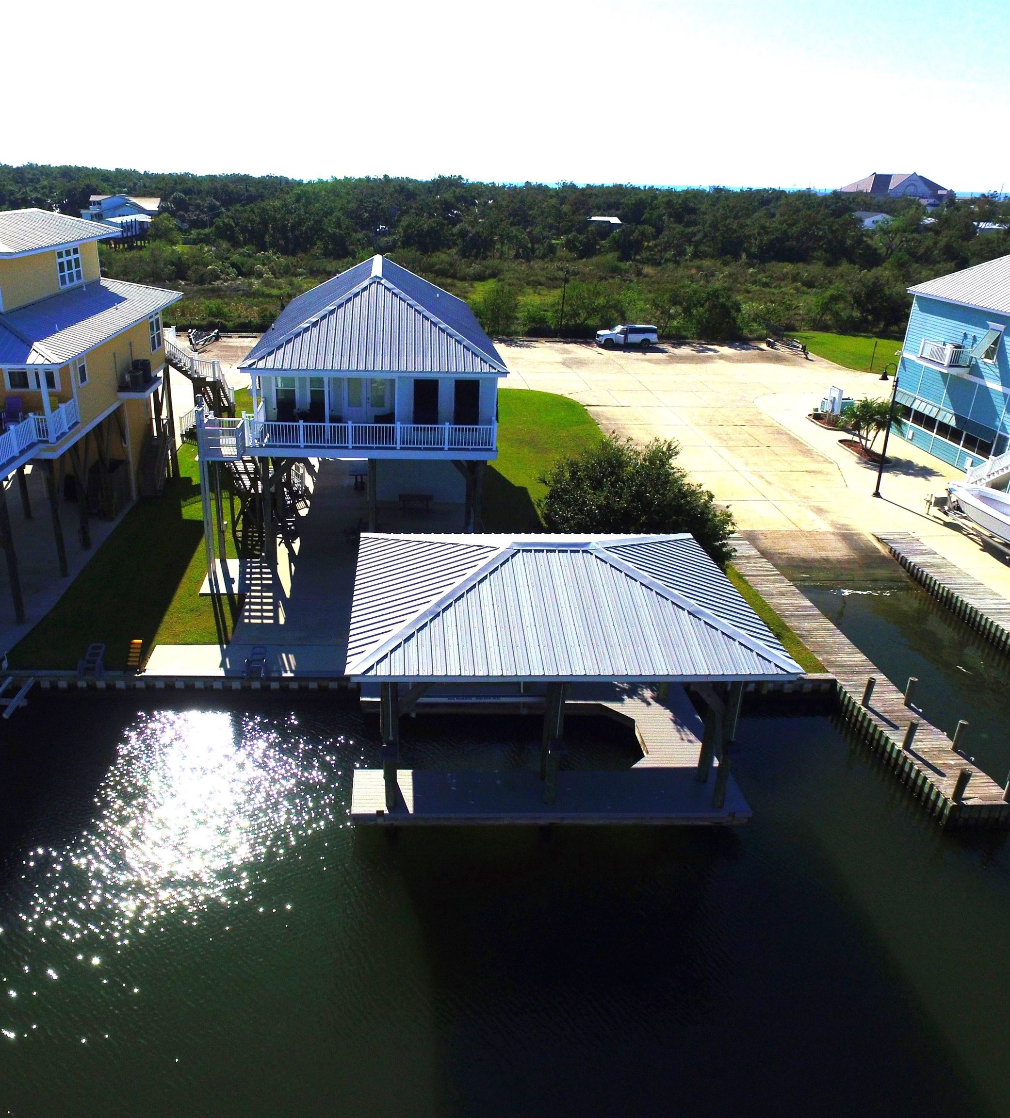 19 Sandy Pointe Dr, Grand Isle, Louisiana image 1