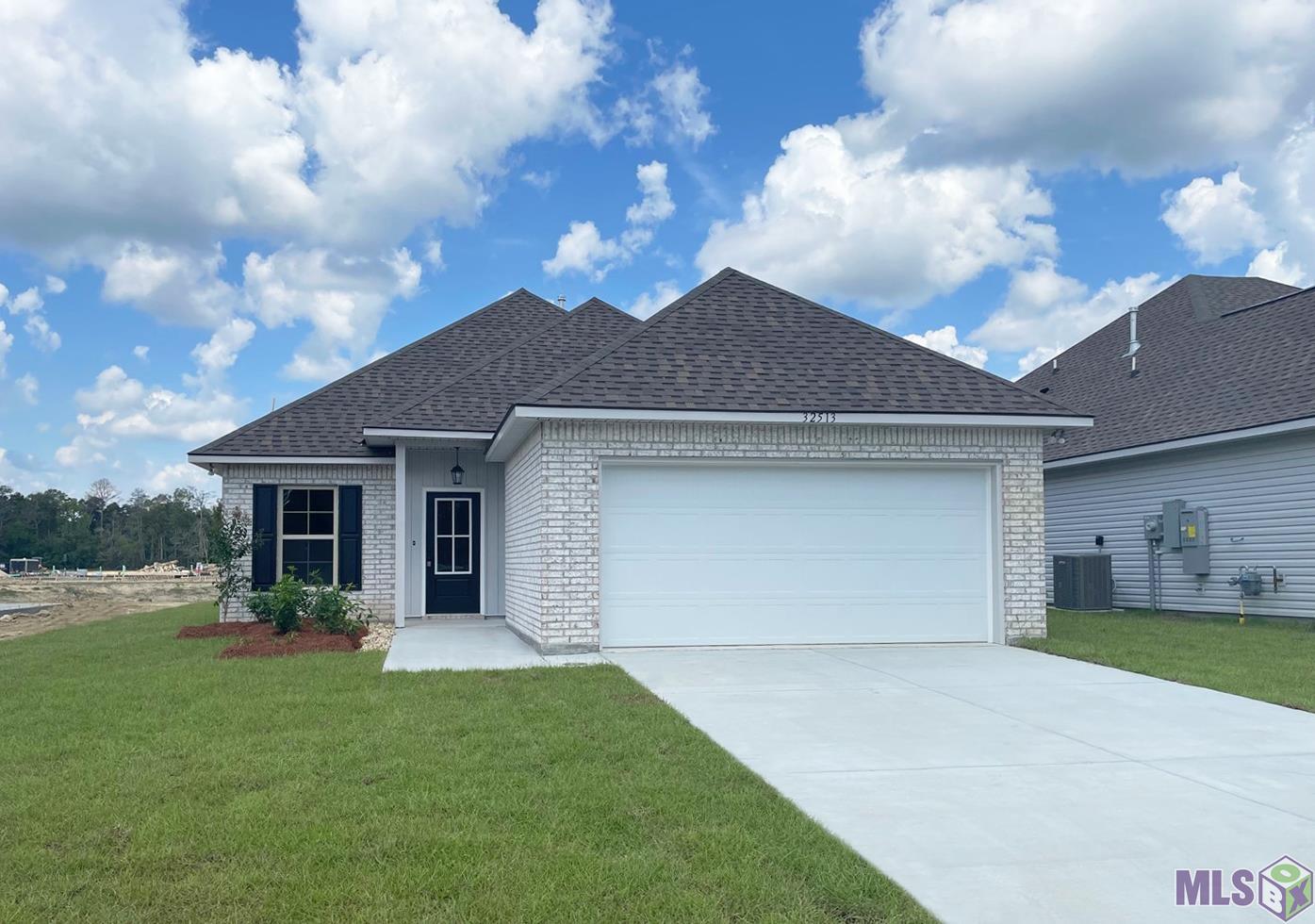 32513 White Bloom Ln, Walker, Louisiana image 1