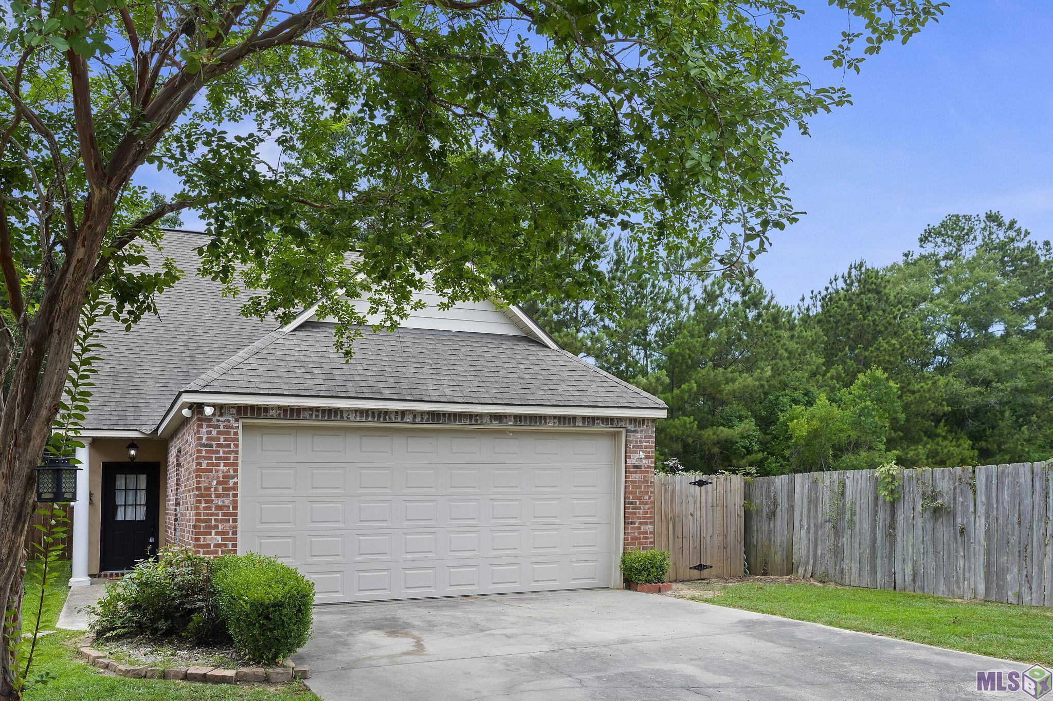 7542 Crepe Myrtle Ln, Denham Springs, Louisiana image 2