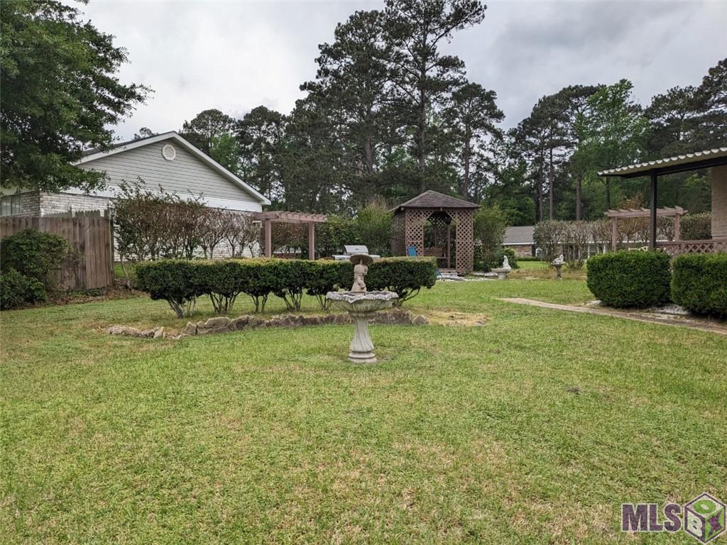 303 Hermitage Drive, Pineville, Louisiana image 4