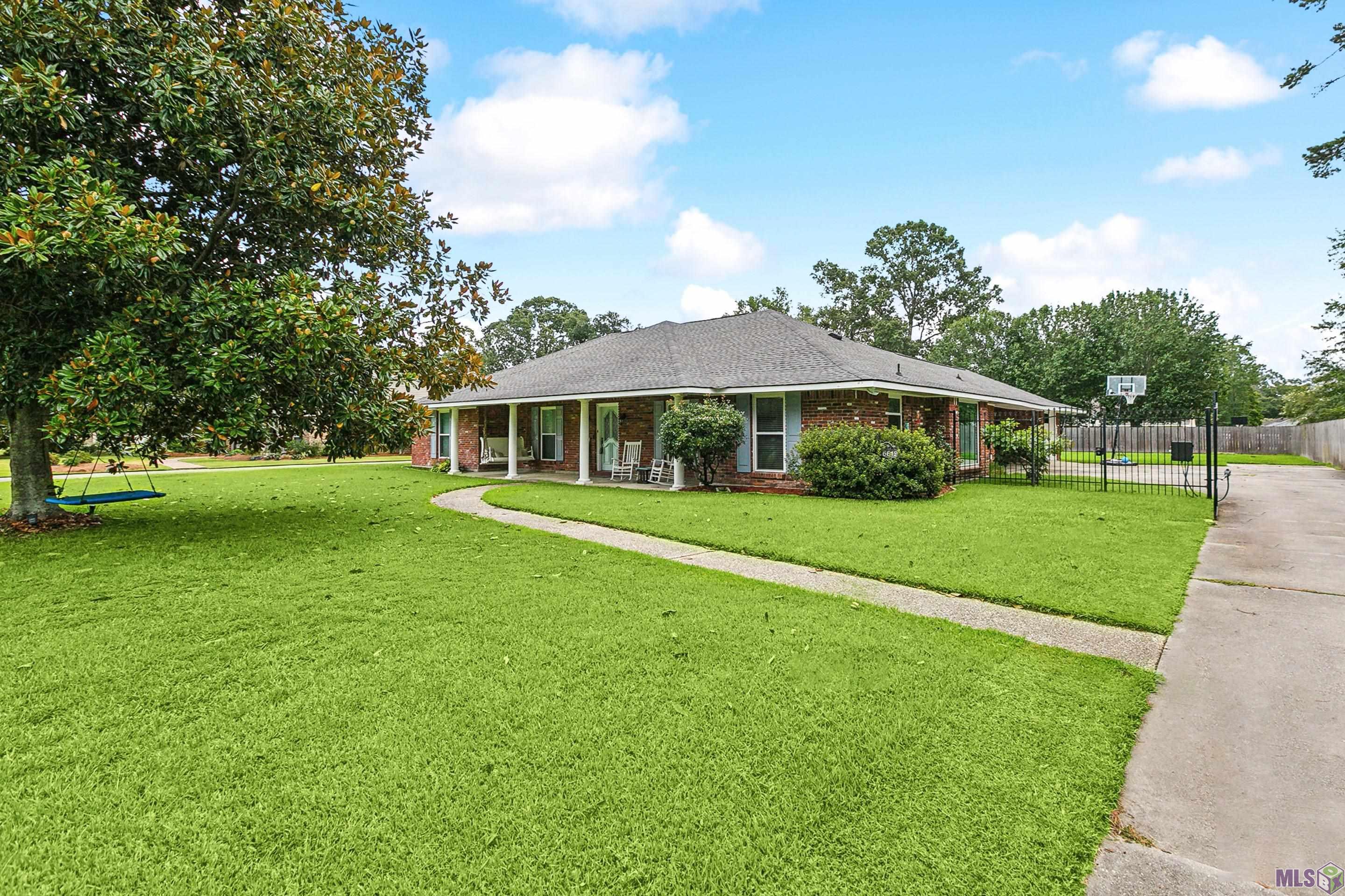 6612 Lindsey Neal Dr, Greenwell Springs, Louisiana image 1