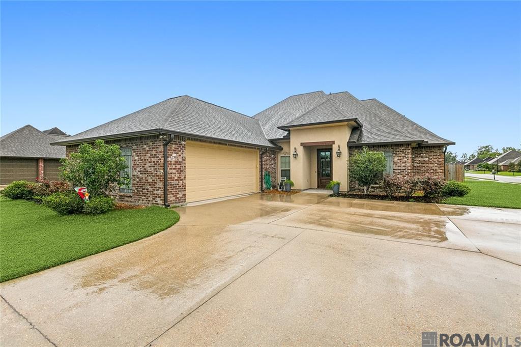 40265 Canora Court, Prairieville, Louisiana image 1