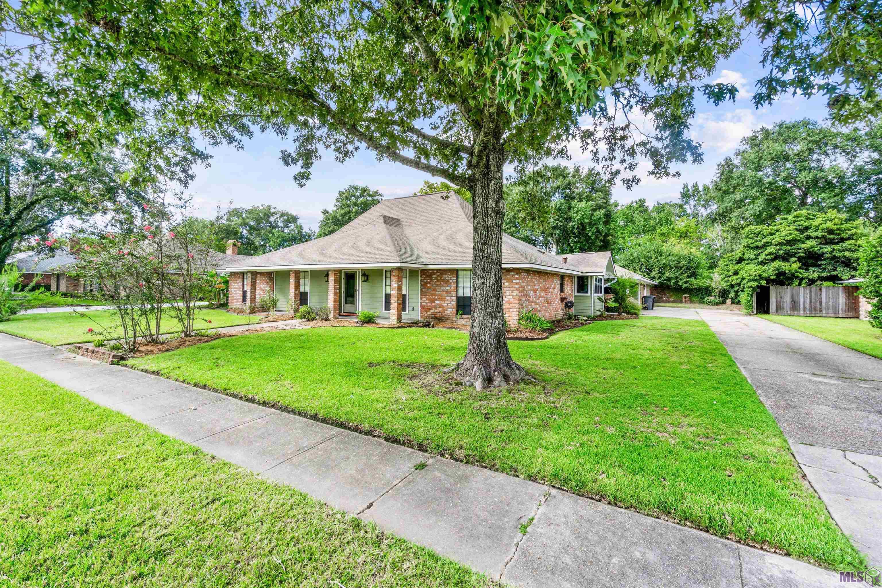 12407 Lake Sherwood Ave, Baton Rouge, Louisiana image 2