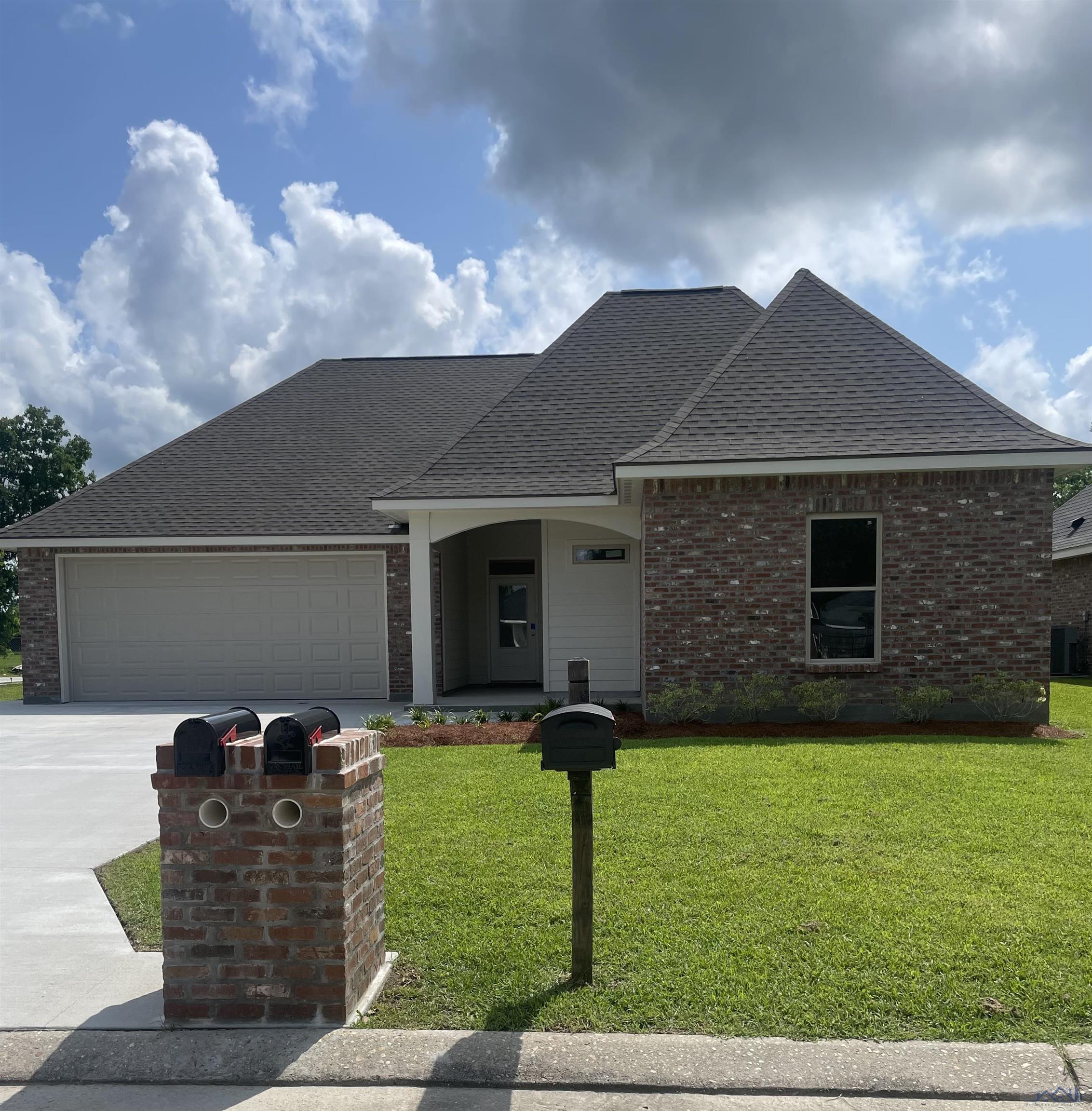 312 Sugar Ridge Drive, Houma, Louisiana image 1