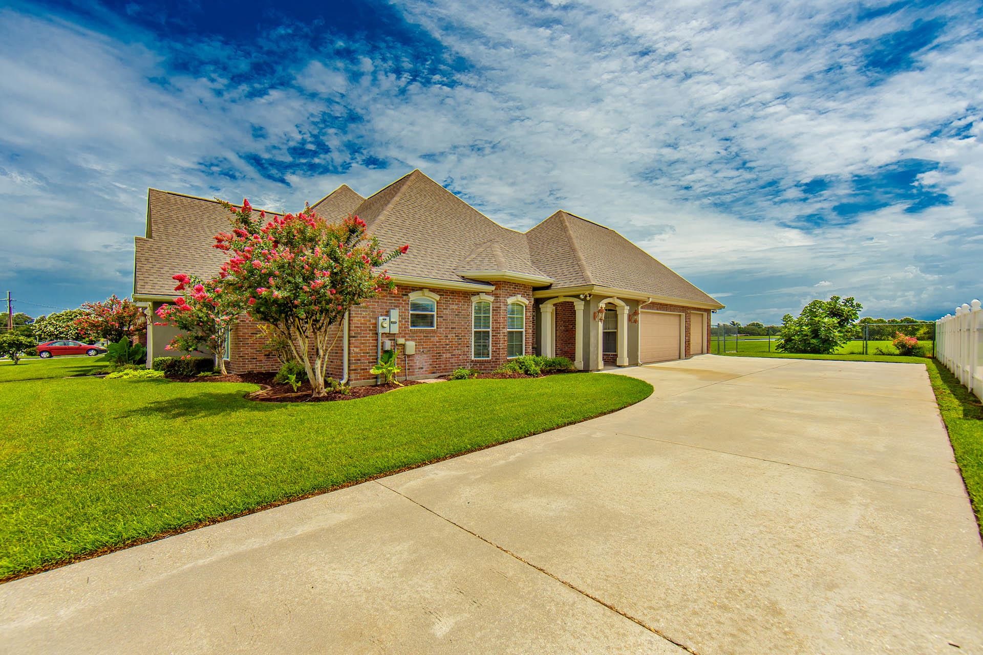 477 Cougar Drive, Houma, Louisiana image 2