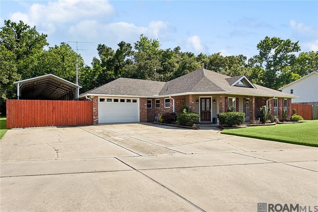 3 South Lake Court, Violet, Louisiana image 1