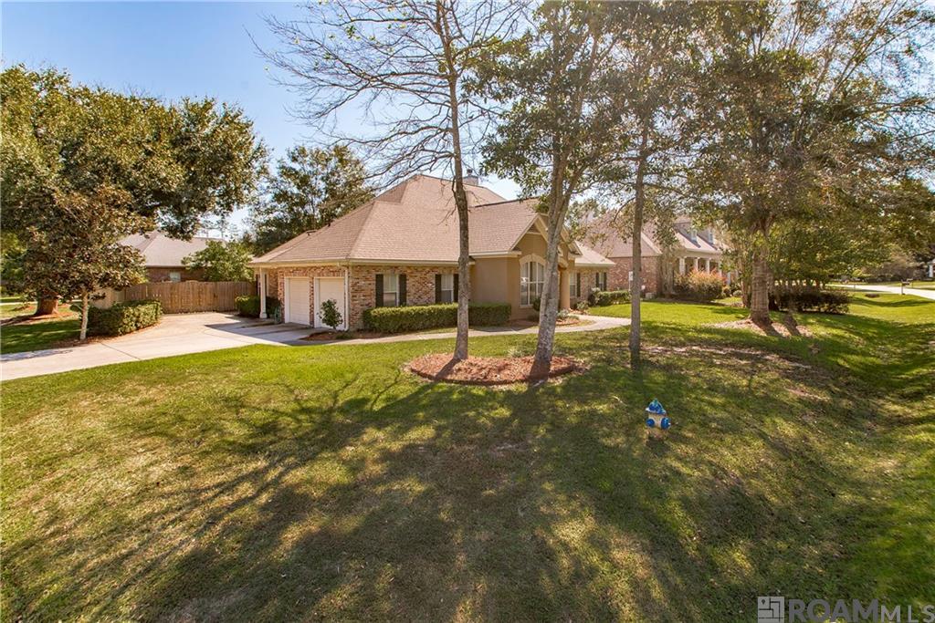 390 Red Maple Drive, Mandeville, Louisiana image 3