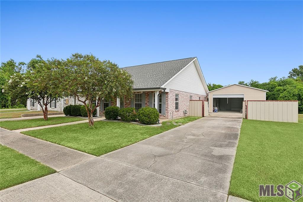 4005 E Genie Street, Meraux, Louisiana image 2